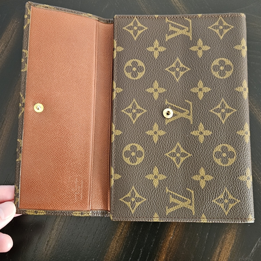 Authentic Louis Vuitton Rare Vintage Trifold Passport Wallet Monogram Clutch - Picture 16 of 16
